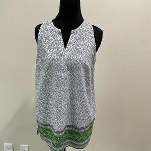 Dalia sleeveless top size small. Beautiful floral 
lightweight fabric.